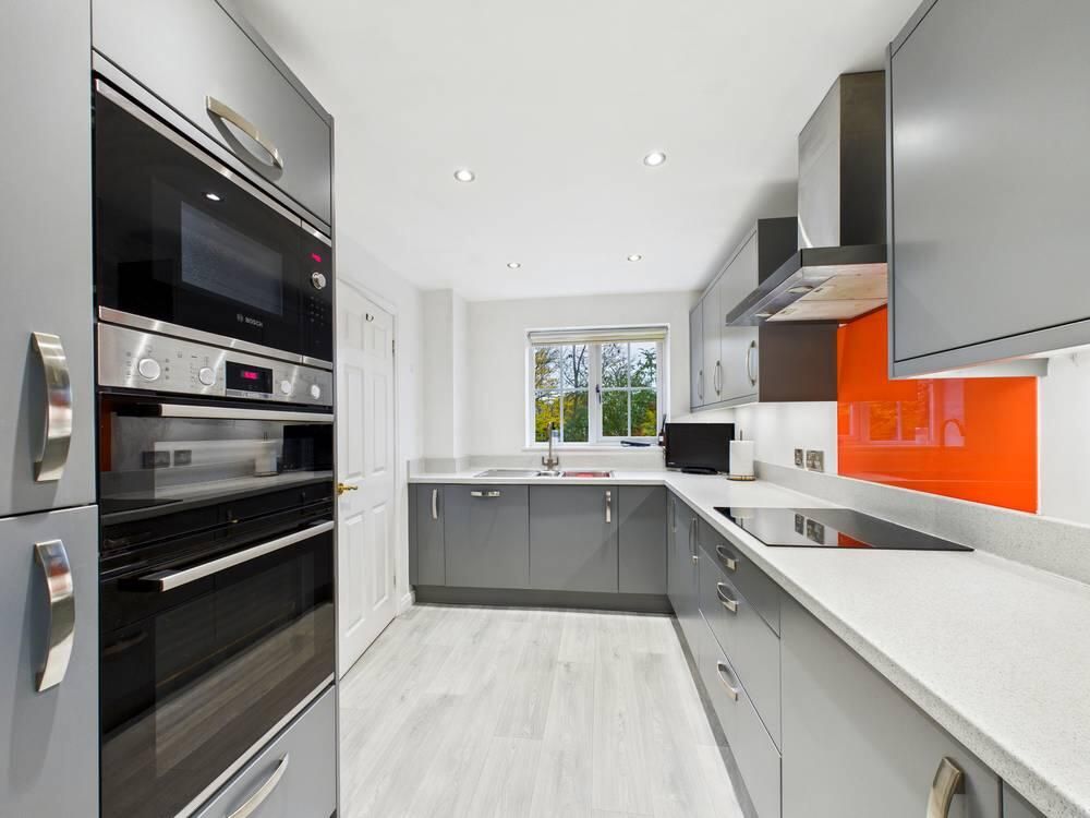 Property photo 2 of 19 Kitchen