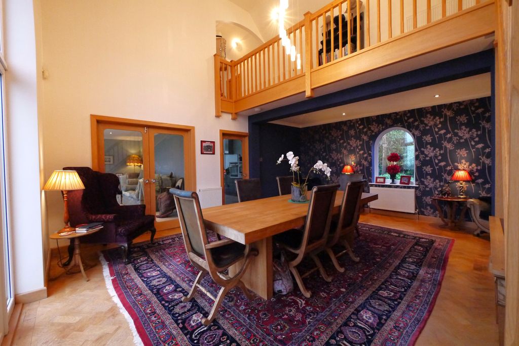 Property photo 2 of 46 8