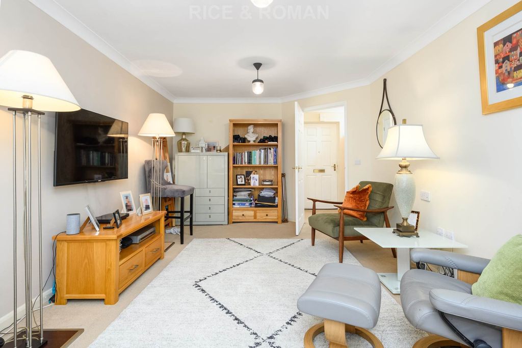 Property photo 2 of 6