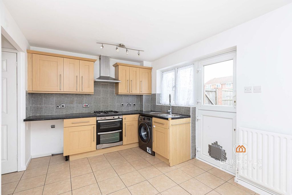 Property photo 2 of 21