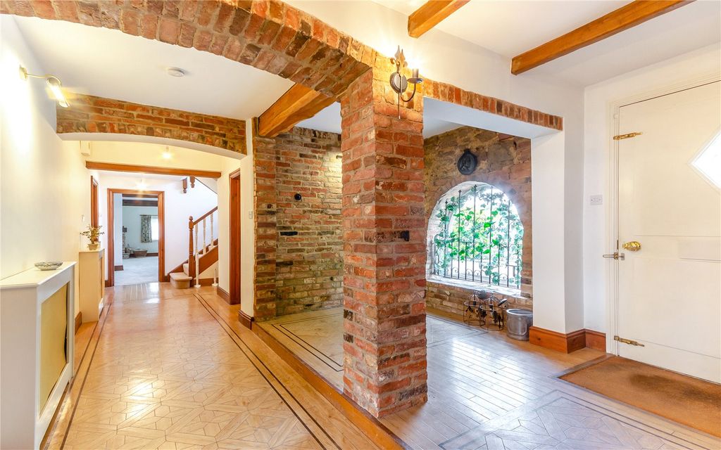 Property photo 3 of 18 Reception Hall