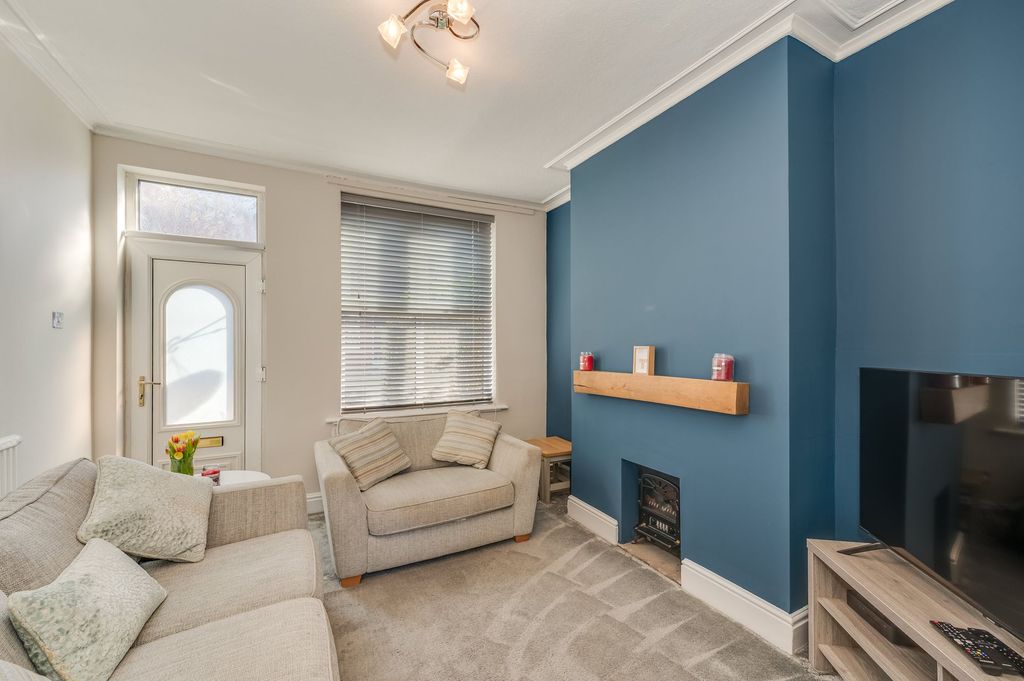 Property photo 3 of 18