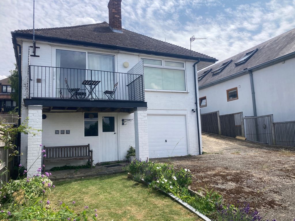 Property photo 2 of 22