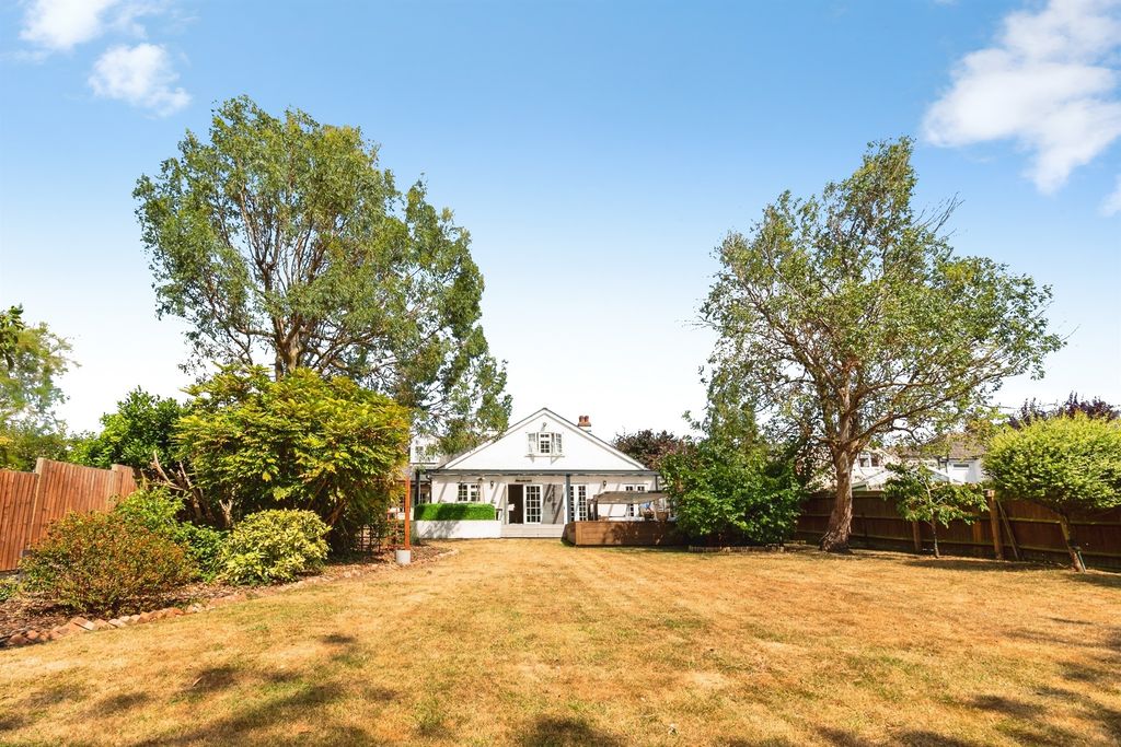 Property photo 3 of 28