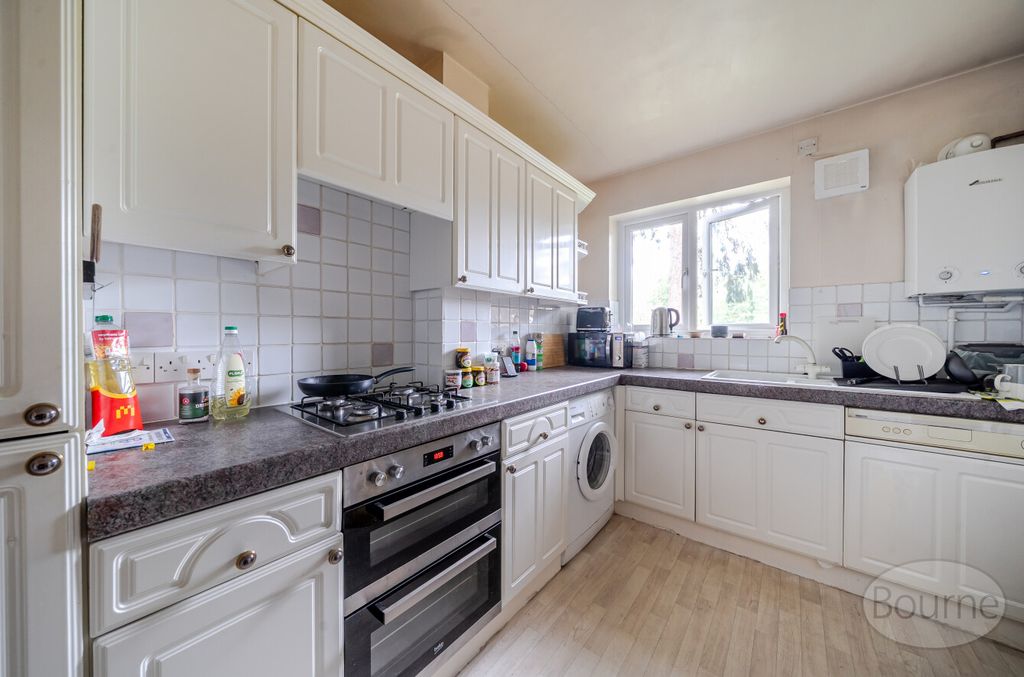 Property photo 3 of 12 9B8A1A29-d556-45c...