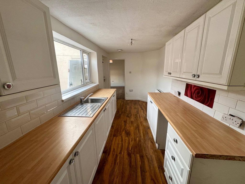 Property photo 2 of 7 Gallery