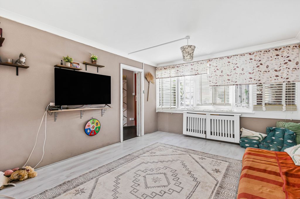 Property photo 2 of 16 Living Room