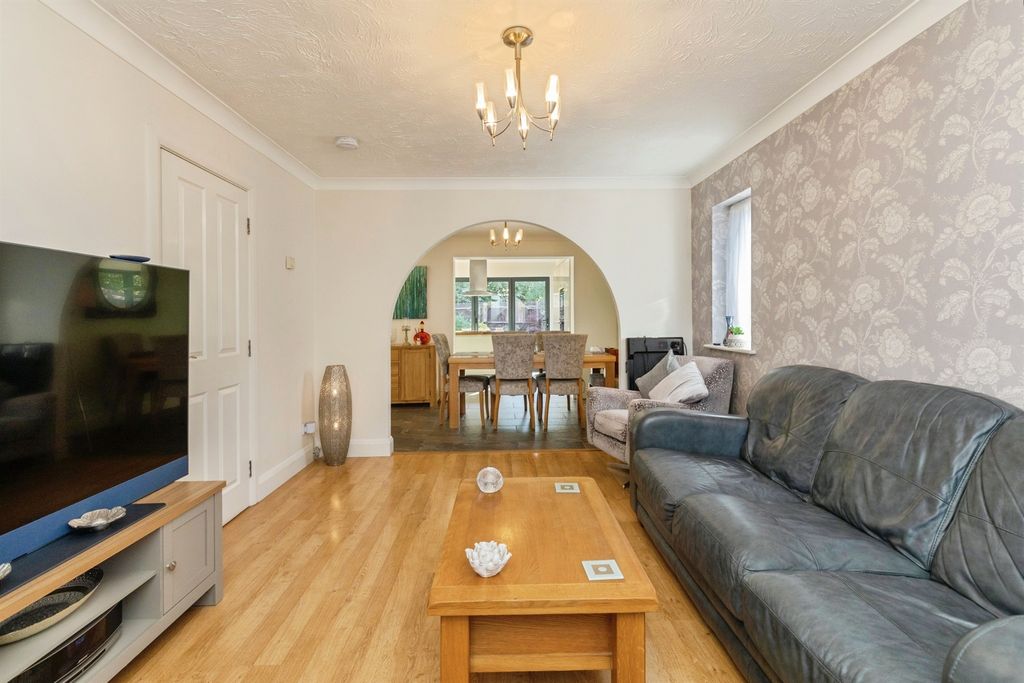 Property photo 3 of 19