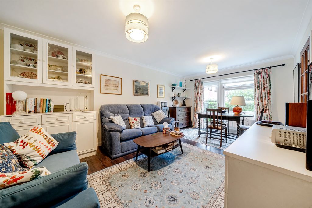 Property photo 3 of 11