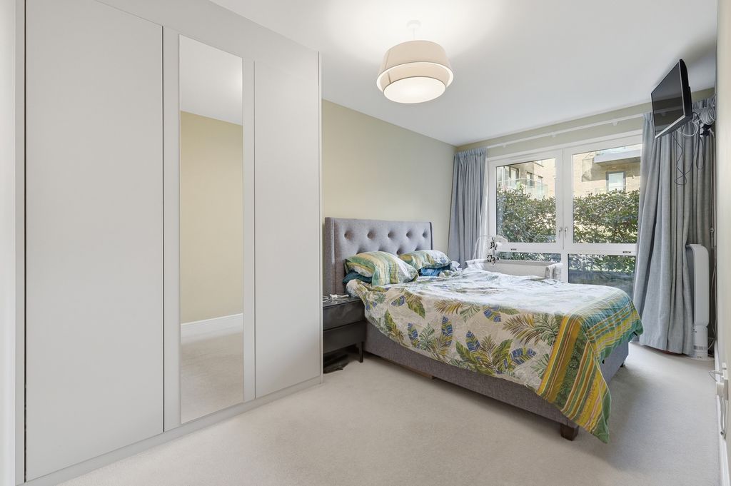 Property photo 3 of 6