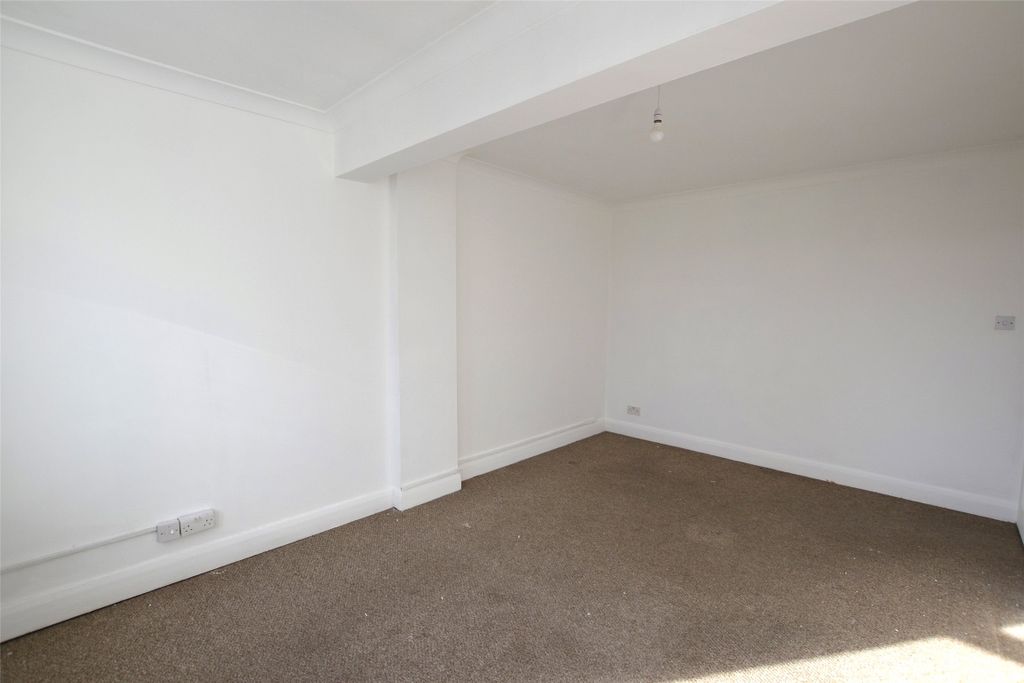 Property photo 3 of 9 Picture No. 24