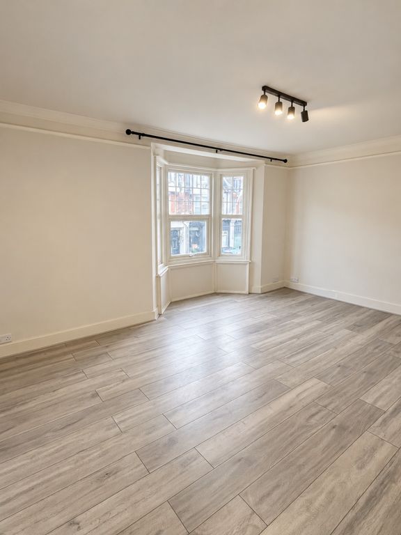 Property photo 3 of 10 6110282
