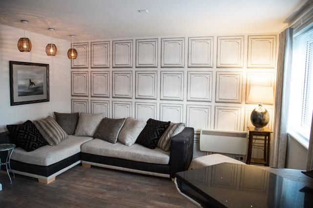 Property photo 1 of 7 Living Room