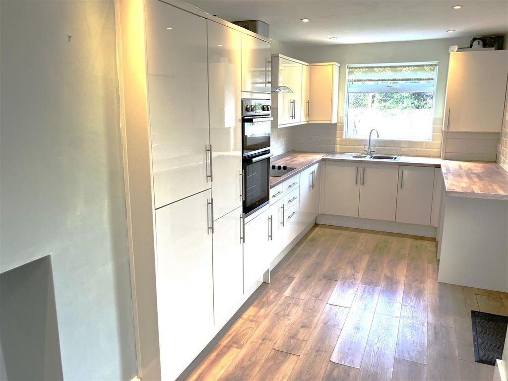 Property photo 3 of 9 Kitchen Pic.Jpeg