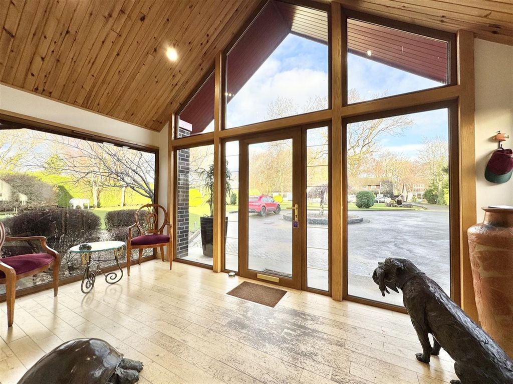 Property photo 2 of 35 Entrance