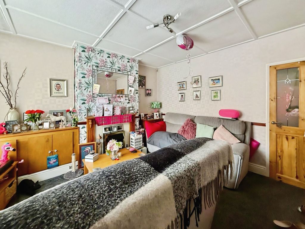 Property photo 3 of 13 6c8c693A-Img_3032_5_Original