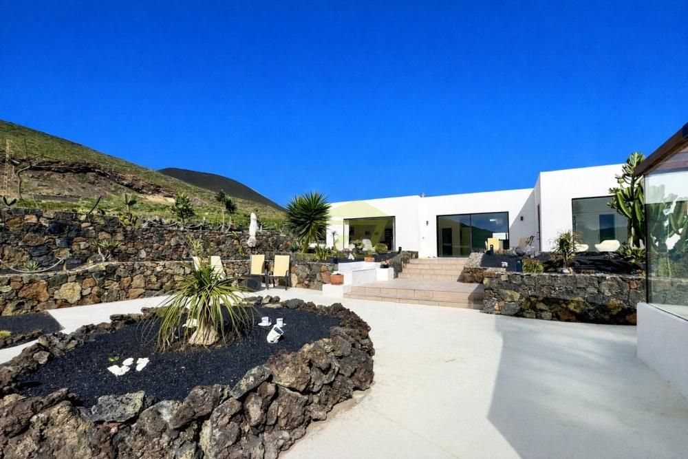 Property photo 3 of 30