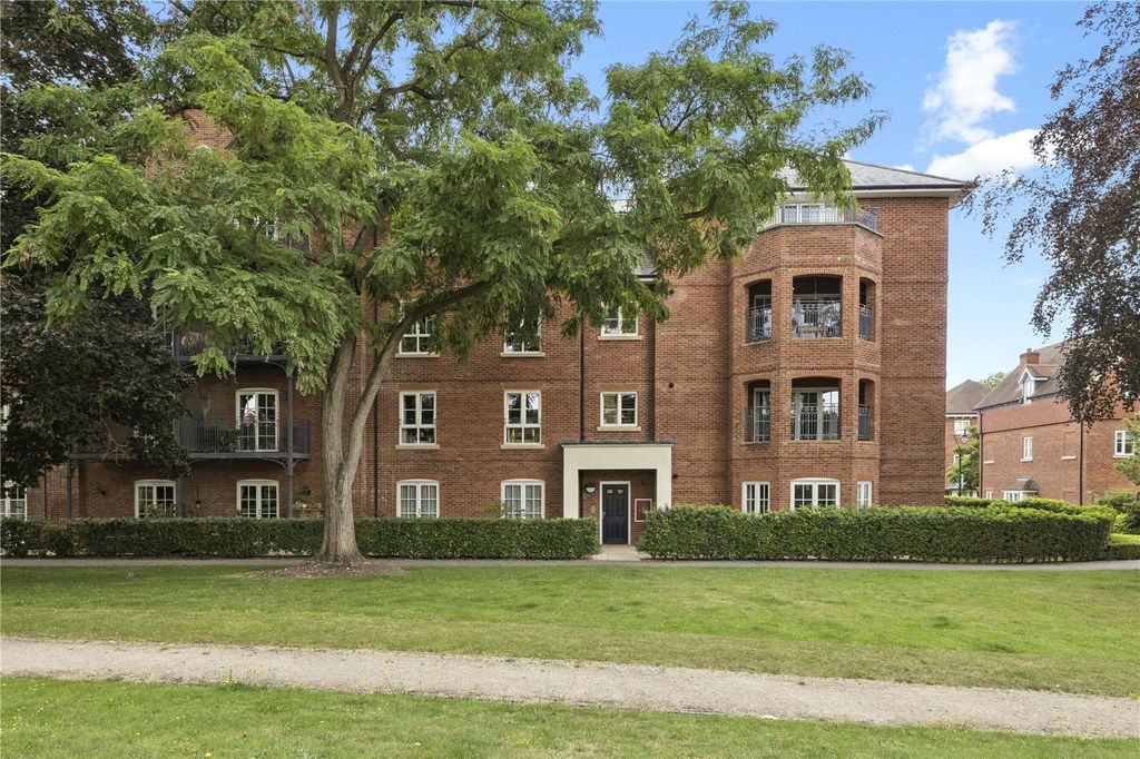 Property photo 1 of 17 Frontage