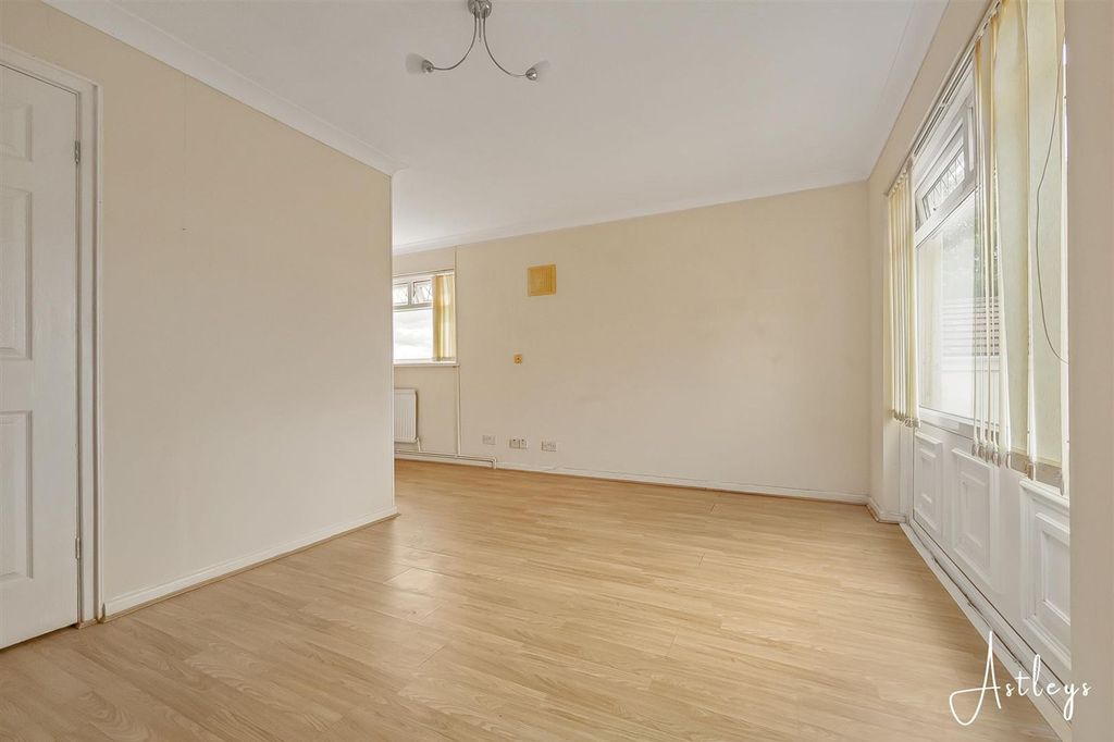 Property photo 2 of 21 Lounge/Dining Room
