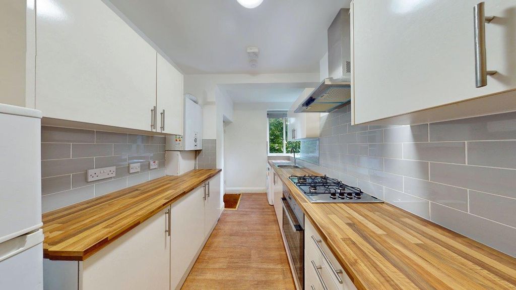 Property photo 2 of 14 Kitchen