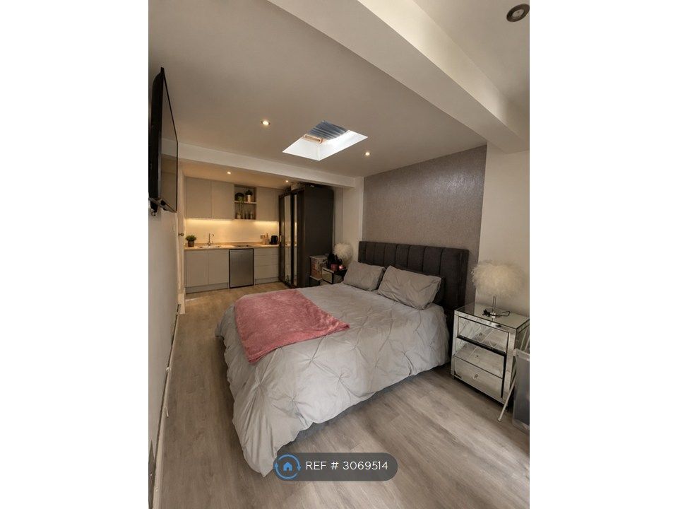 Property photo 1 of 3