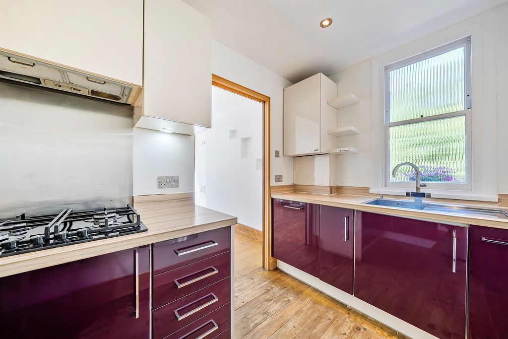 Property photo 3 of 13