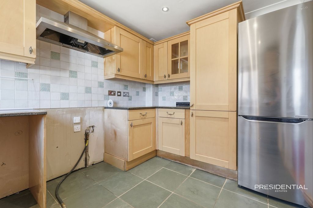 Property photo 3 of 23