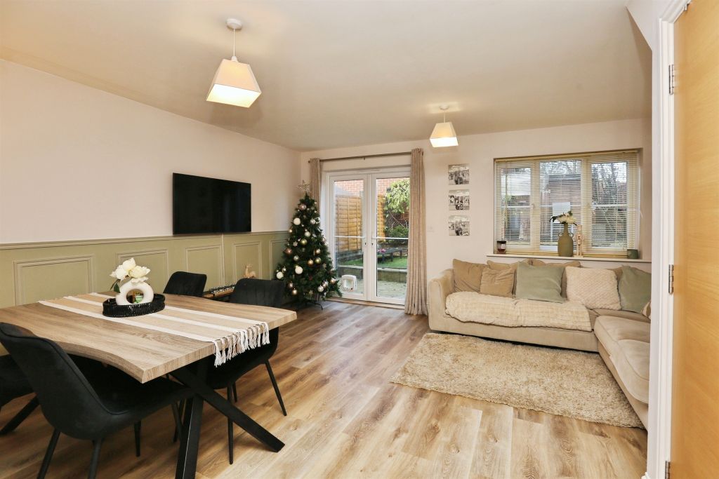 Property photo 2 of 20