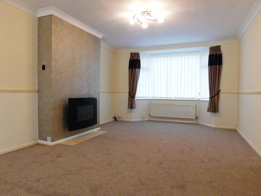 Property photo 2 of 18 Living Room