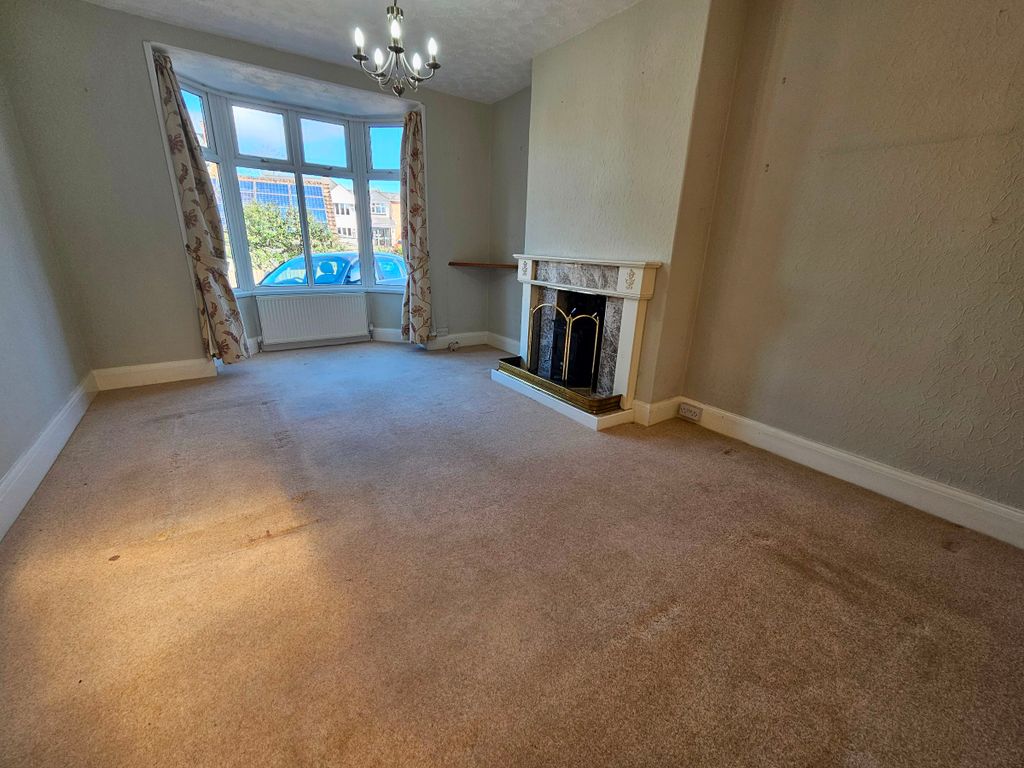 Property photo 2 of 40