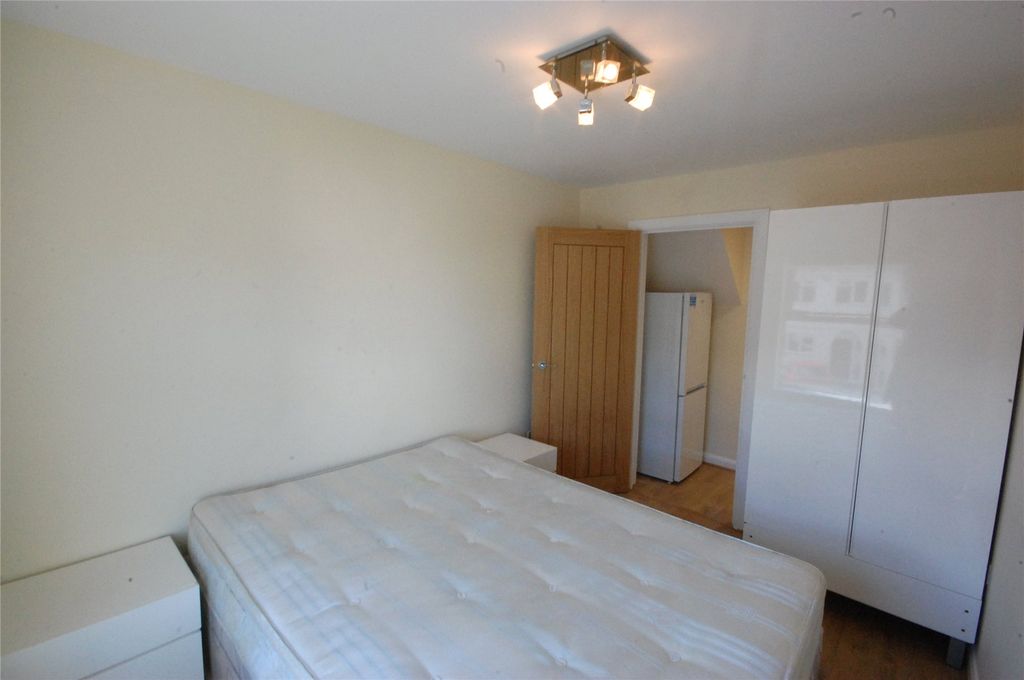 Property photo 3 of 5 Picture No. 04