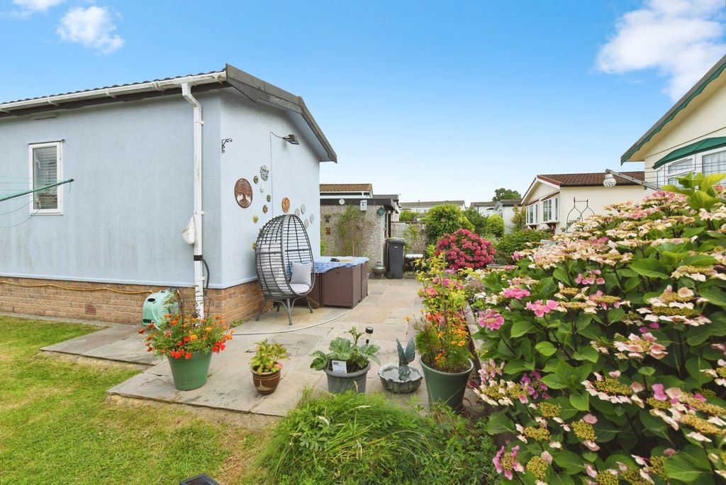 Property photo 3 of 17 Photo