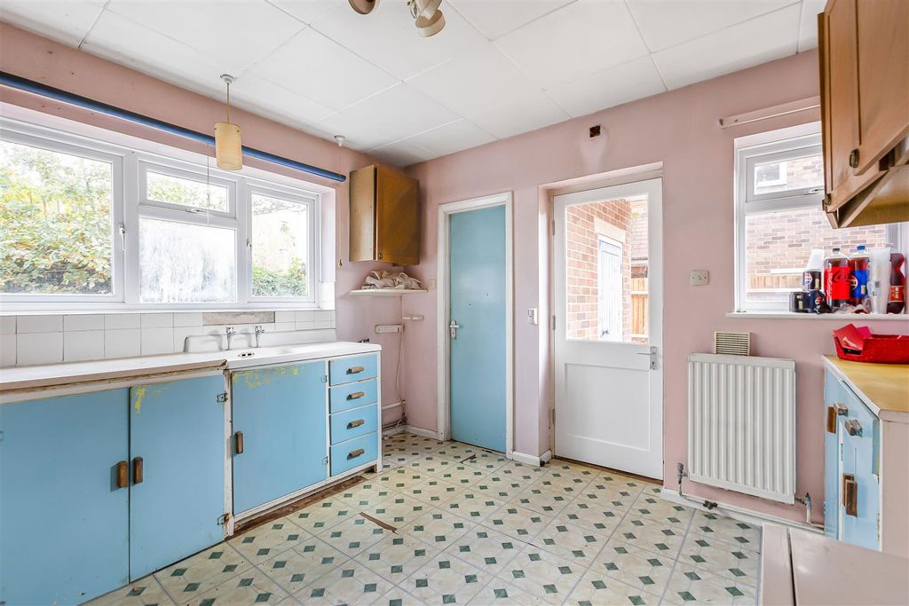 Property photo 3 of 24 33_66649.Jpg