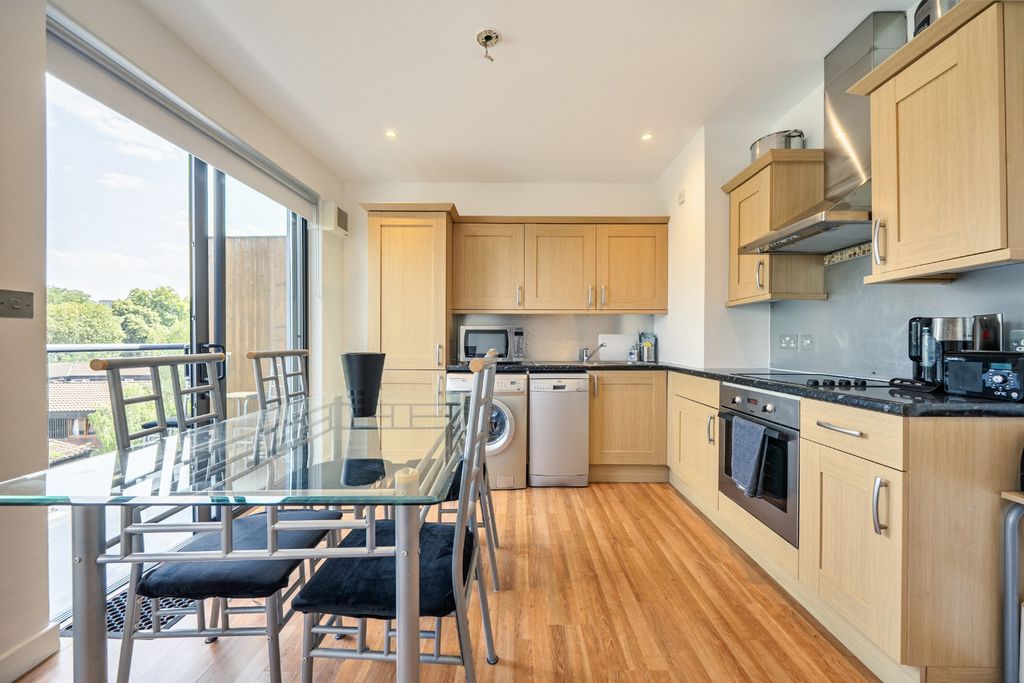 Property photo 3 of 14 5294865