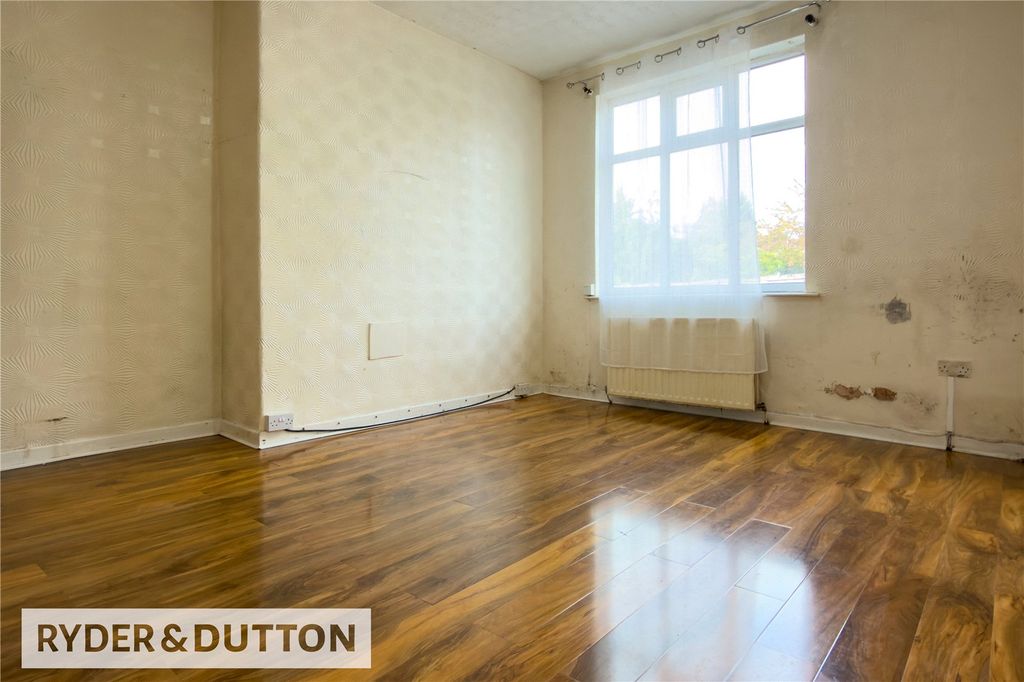 Property photo 3 of 12 Dining Room