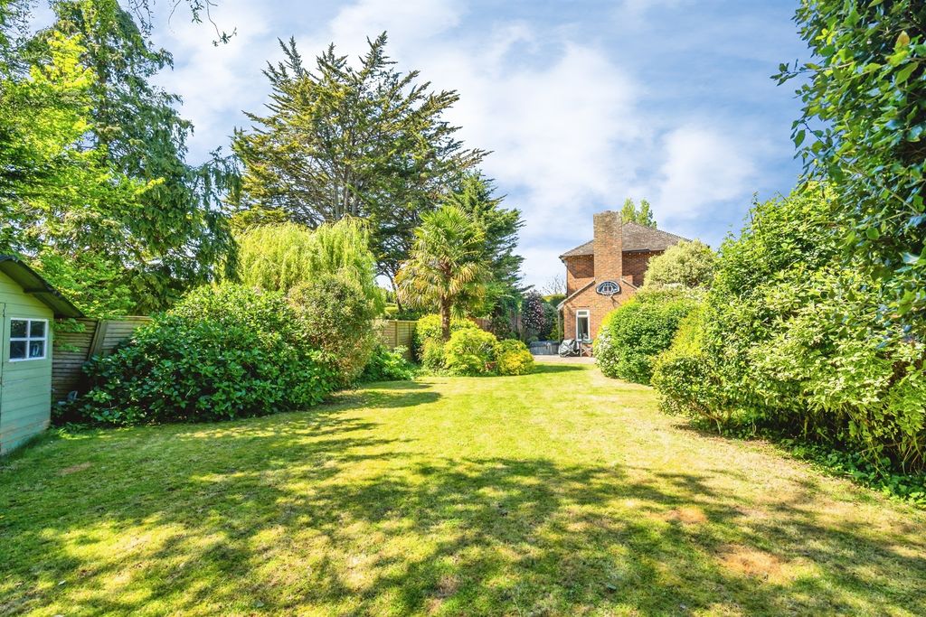 Property photo 2 of 20