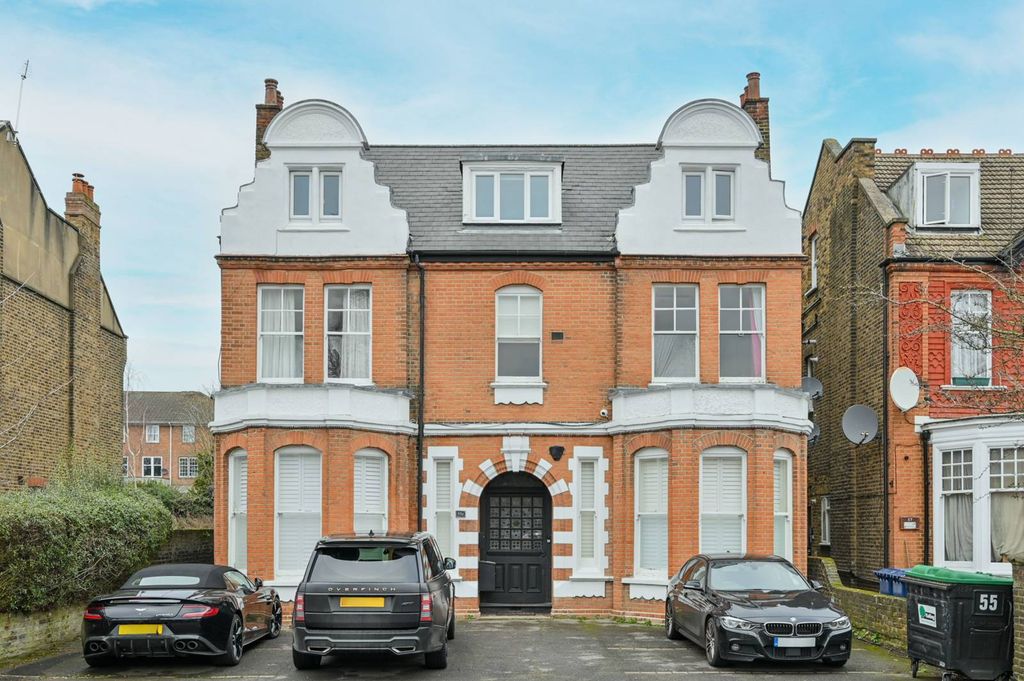 Property photo 2 of 9