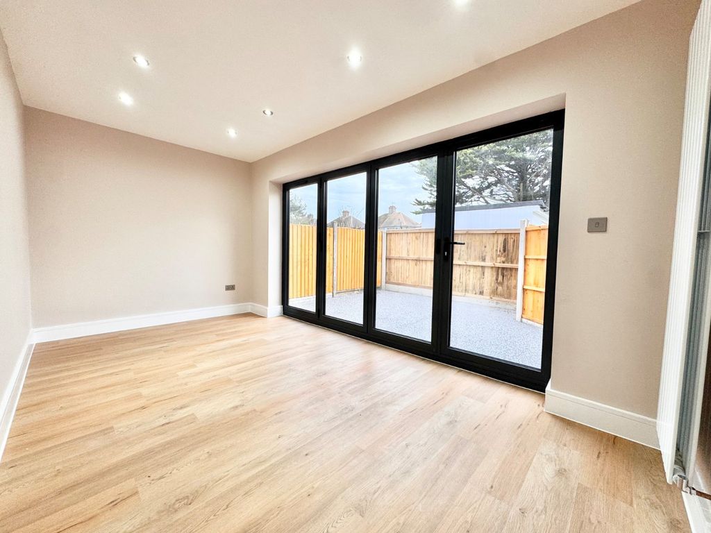 Property photo 2 of 11 Picture 2