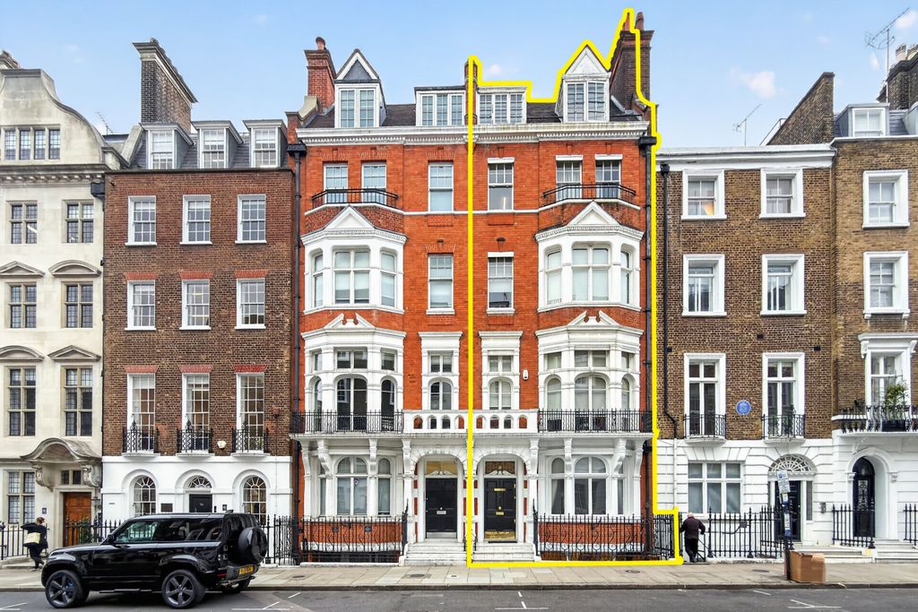 Property photo 1 of 35 30 Queen Anne Street, London W1G 8Hx
