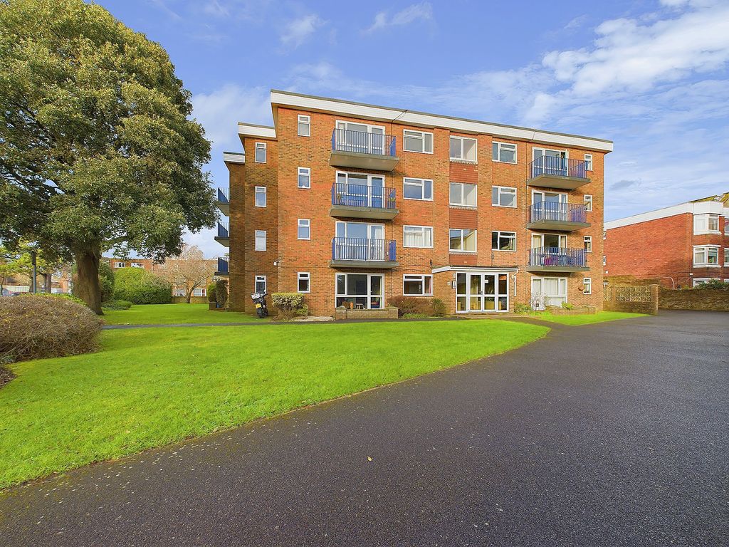 Property photo 1 of 10 Cam03519G0-Pr0206-Still010