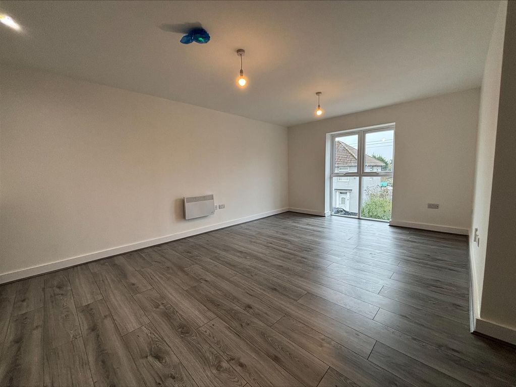 Property photo 2 of 18 Lounge Picture 3.Jpeg