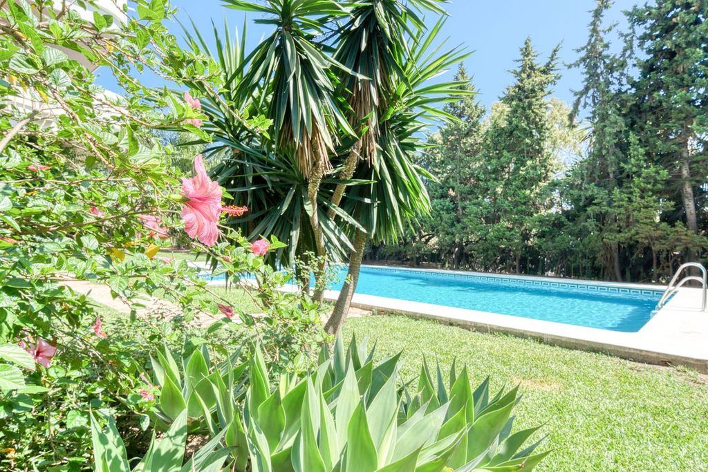 Property photo 2 of 41