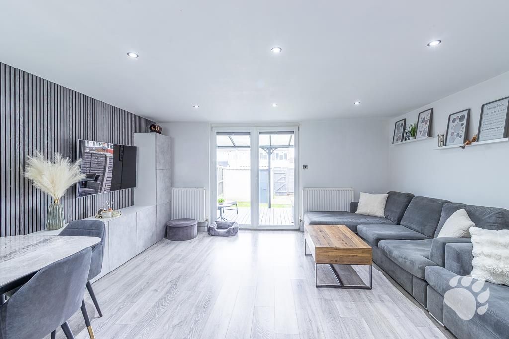 Property photo 3 of 23 Lounge/Diner