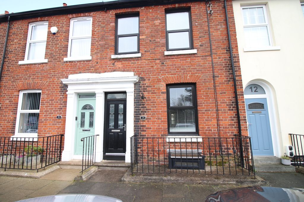 Property photo 2 of 25