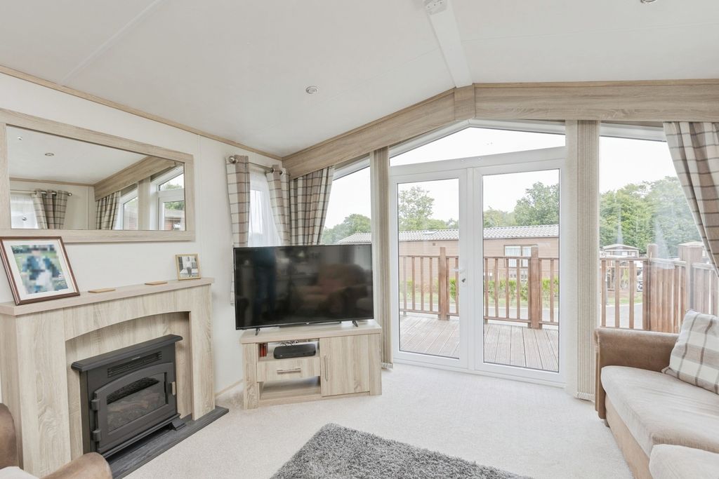 Property photo 3 of 12 Pbox-Img.Jpg