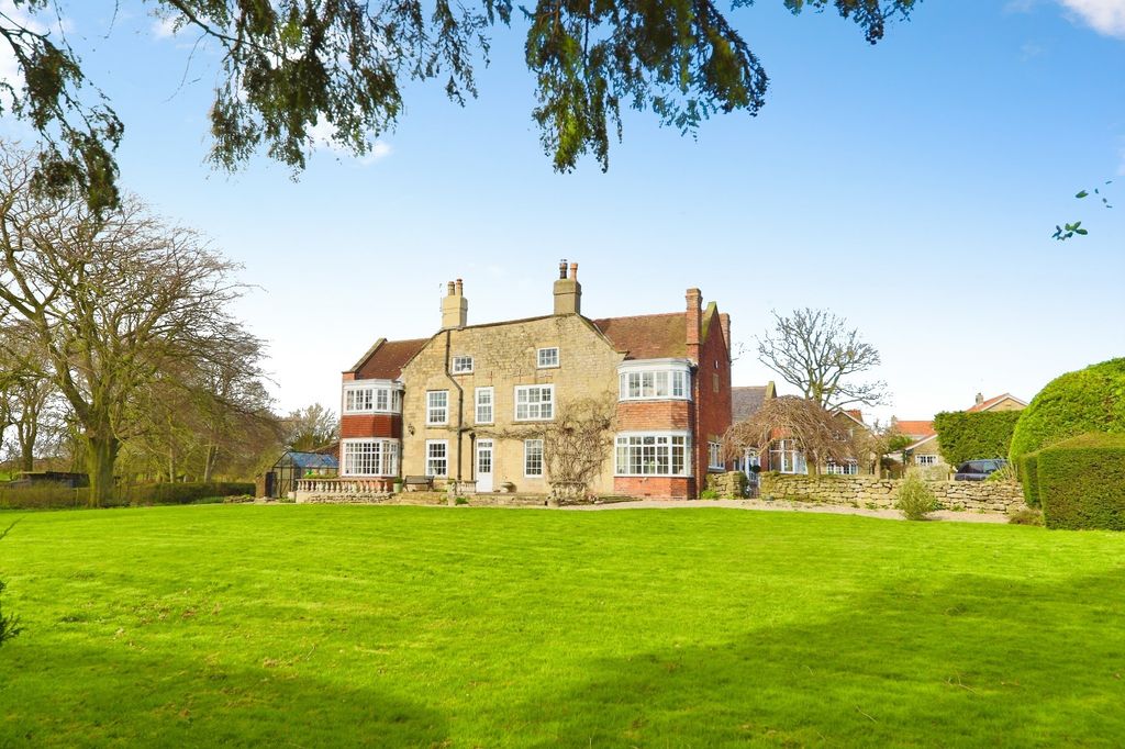 Property photo 1 of 23 4954950