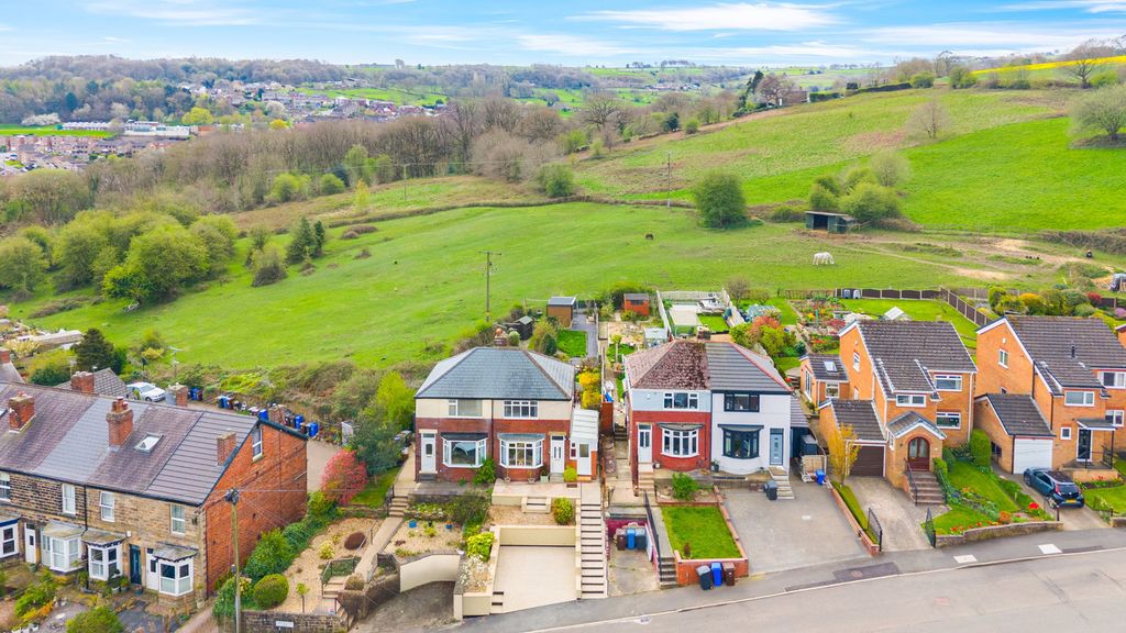 Property photo 2 of 40