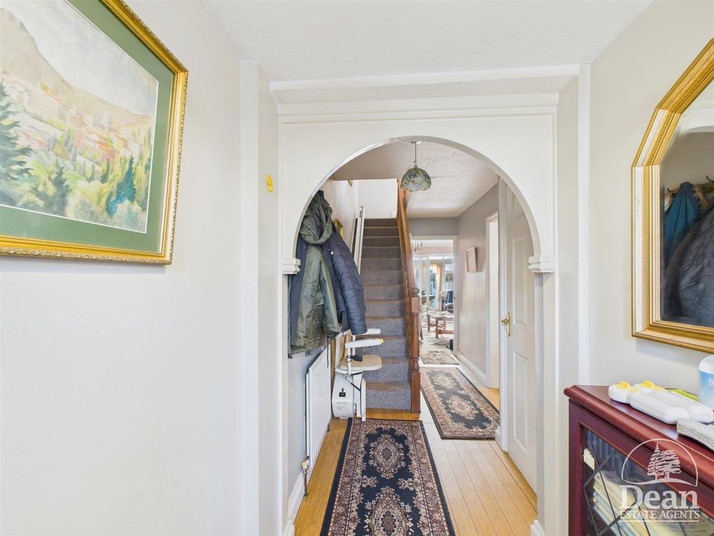 Property photo 3 of 18