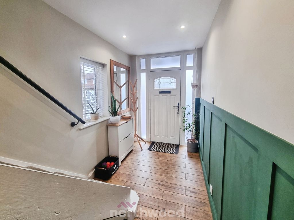 Property photo 3 of 33