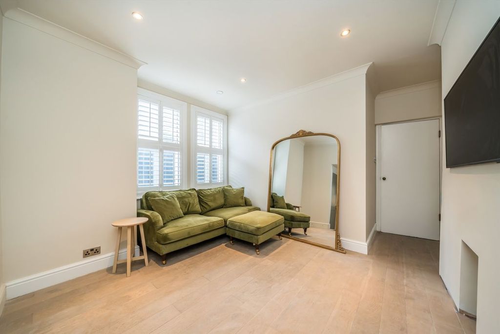 Property photo 2 of 8